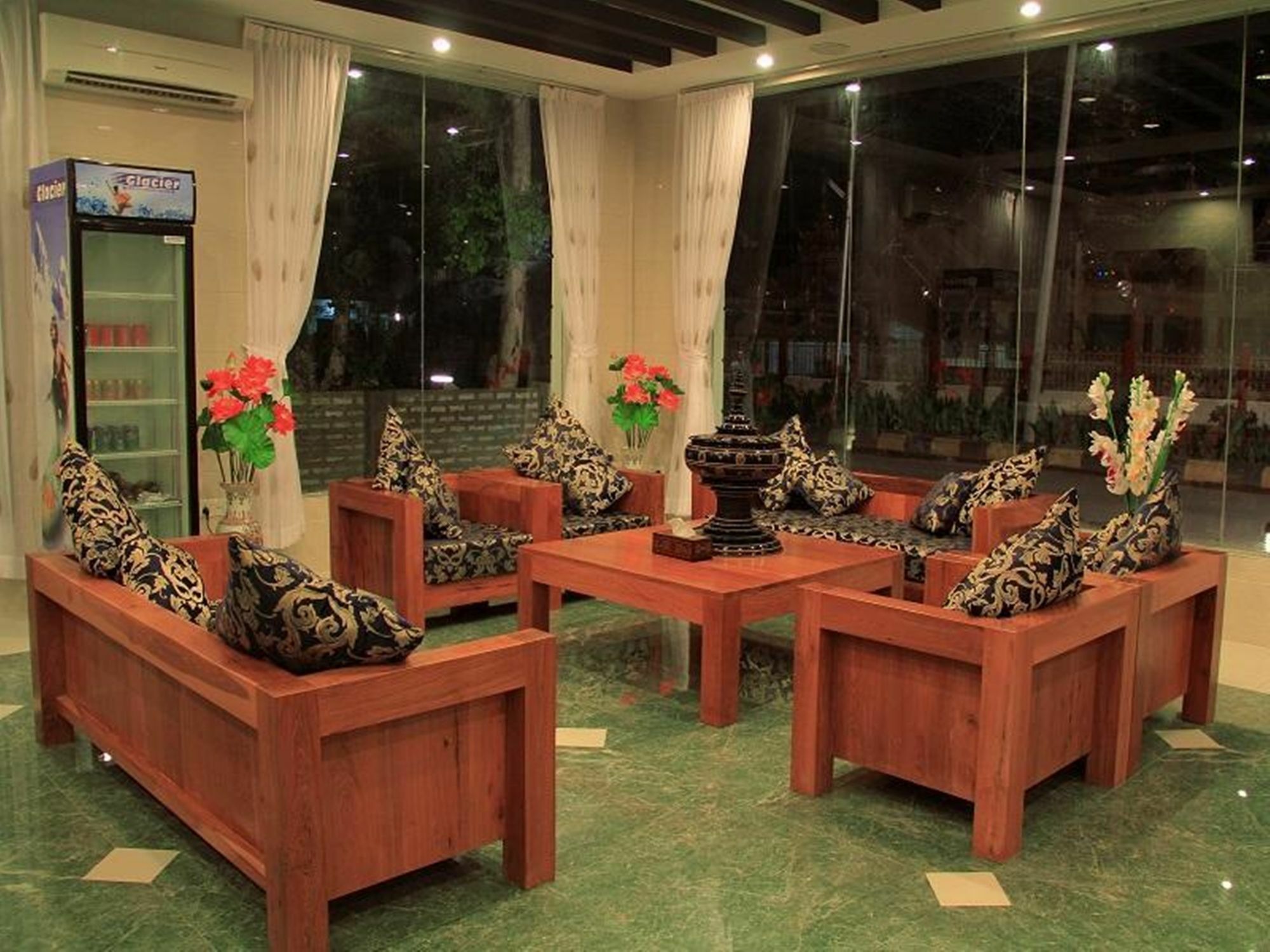 ניאונגשווה 81 Hotel Inlay מראה חיצוני תמונה