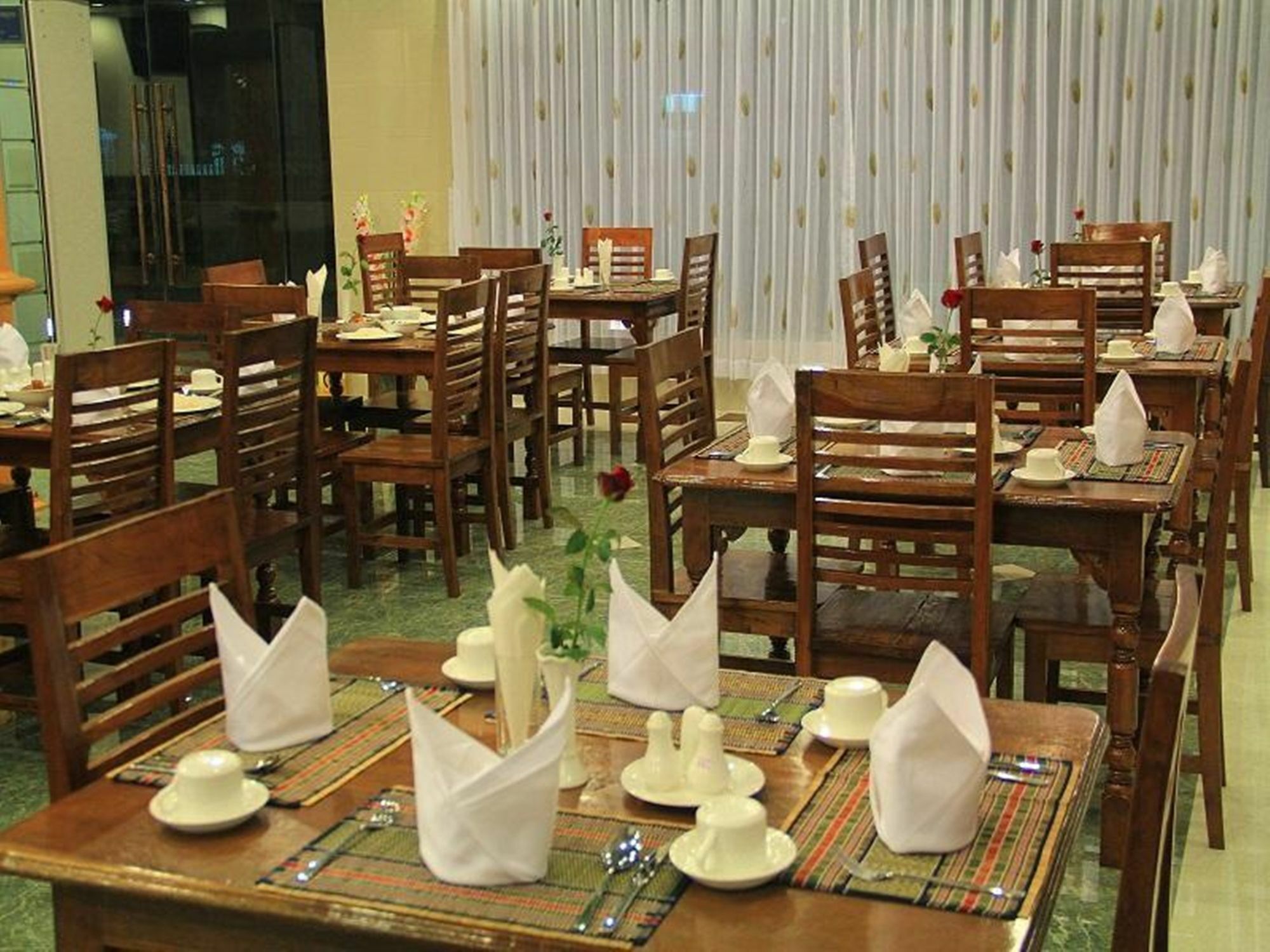 ניאונגשווה 81 Hotel Inlay מראה חיצוני תמונה